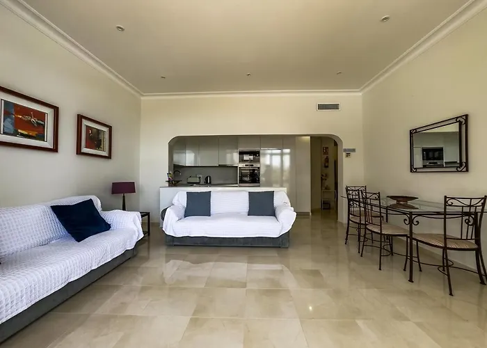 Skol 2a Amazing 2 Bedroom Skol Апартаменти